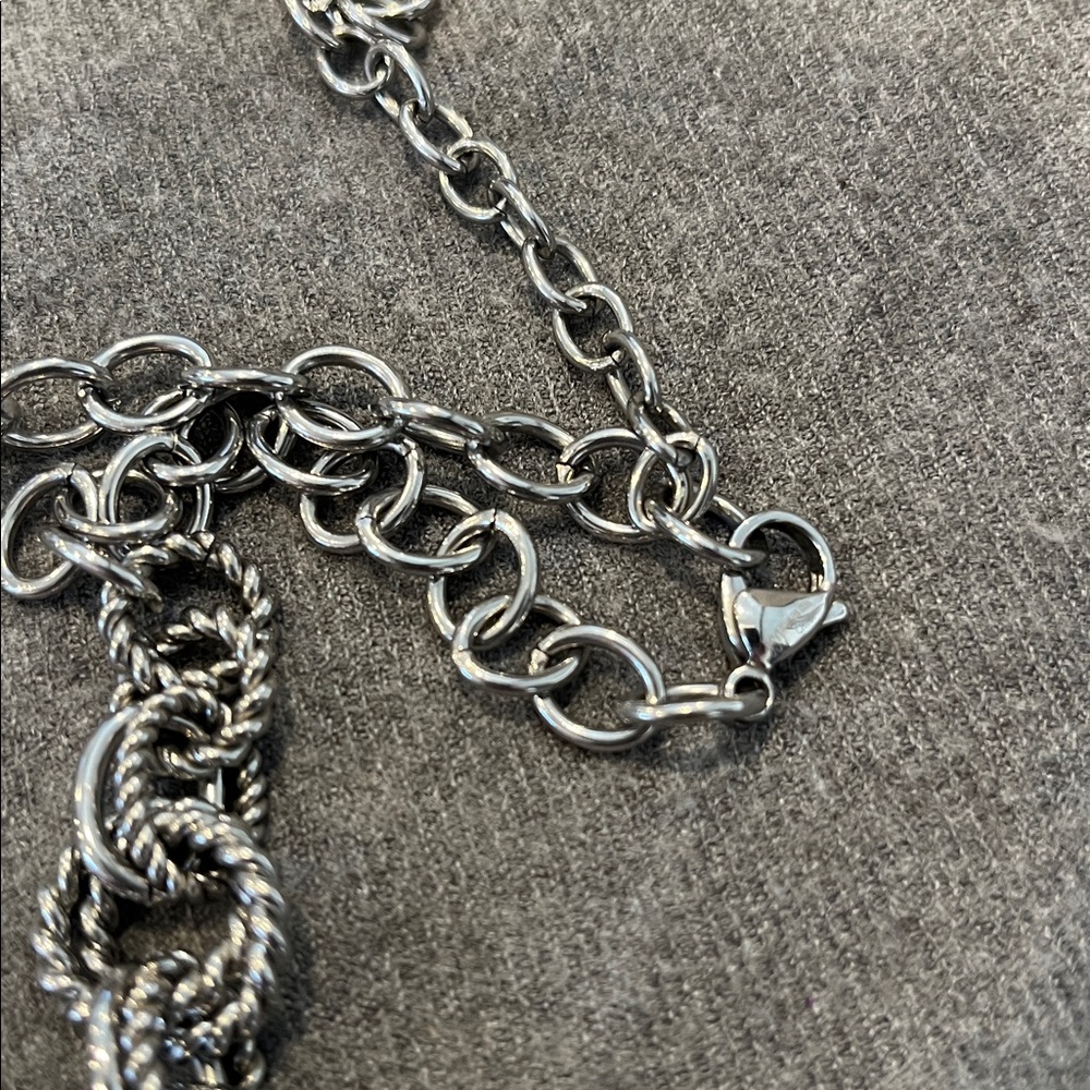 ๐ป3/$15 Silvertone Linked Chain Necklace & Earring Set - Picture 5 of 5
